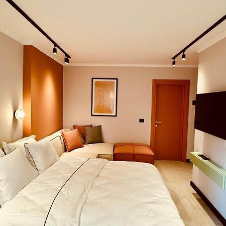 Lili'S Tirana Center Apartments Bagian luar foto