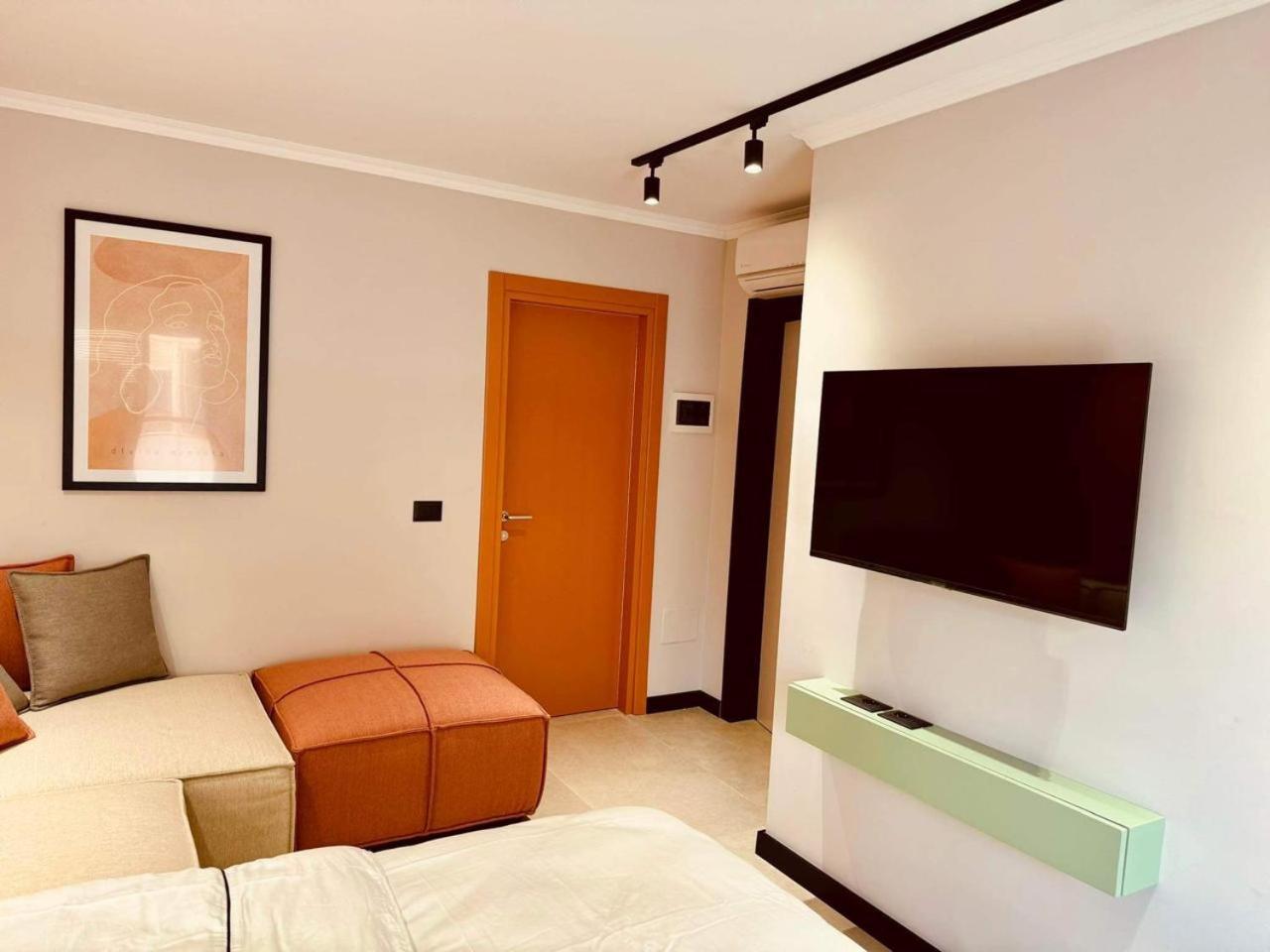 Lili'S Tirana Center Apartments Bagian luar foto