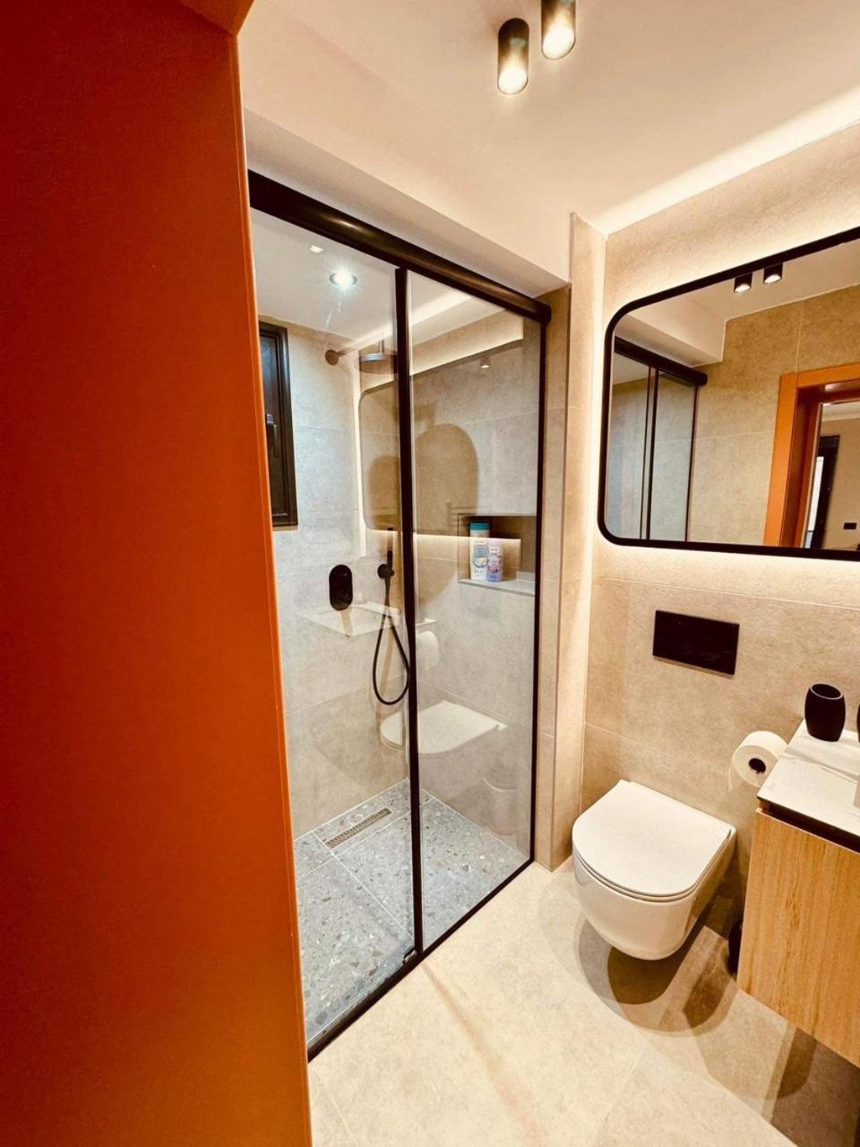 Lili'S Tirana Center Apartments Bagian luar foto