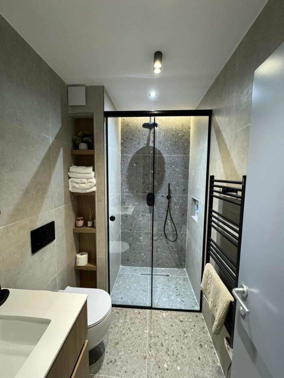 Lili'S Tirana Center Apartments Bagian luar foto