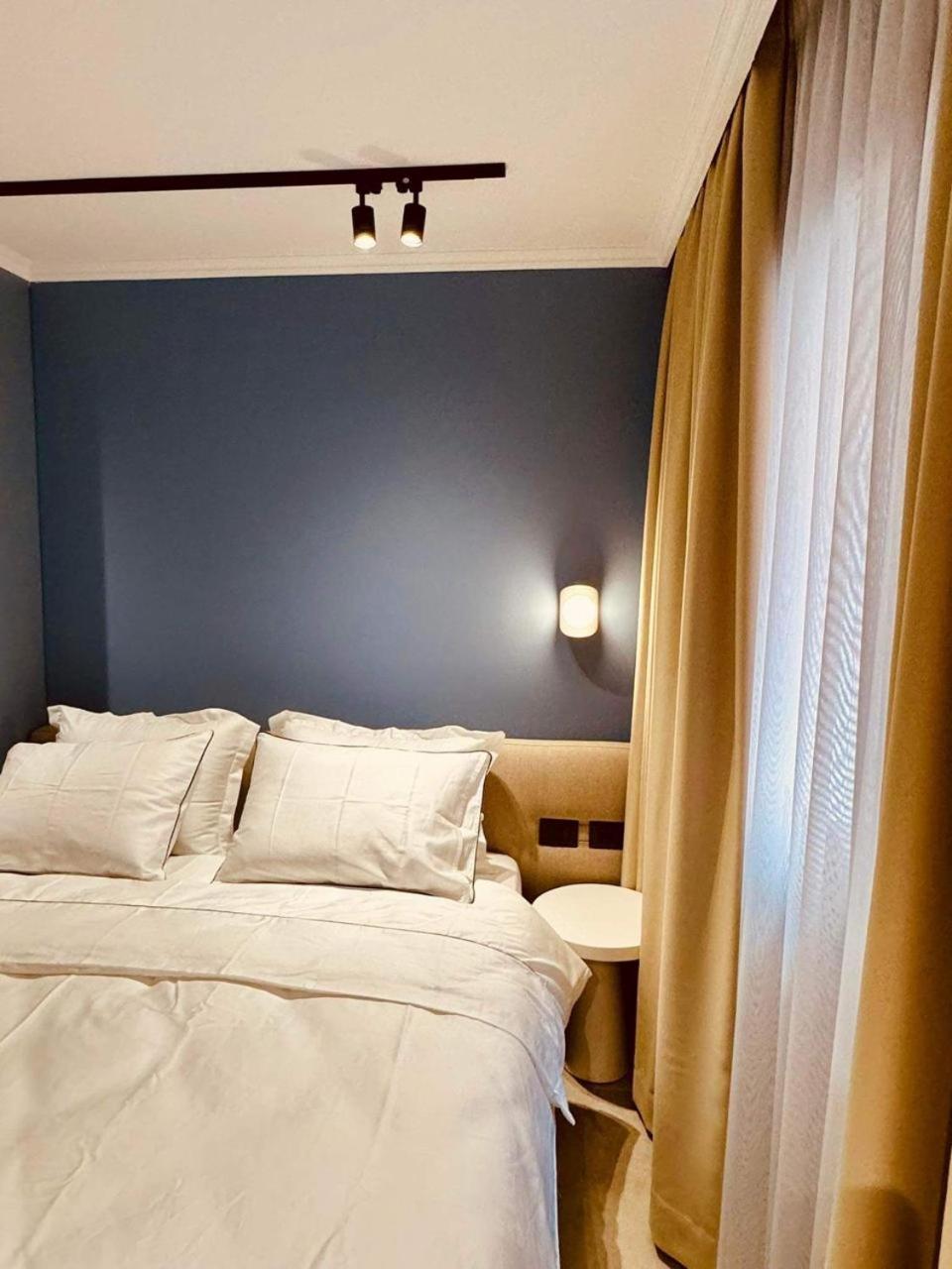 Lili'S Tirana Center Apartments Bagian luar foto